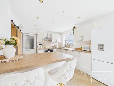 Holly Street, Rhydyfelin, Pontypridd - Living/Kitchen/Diner