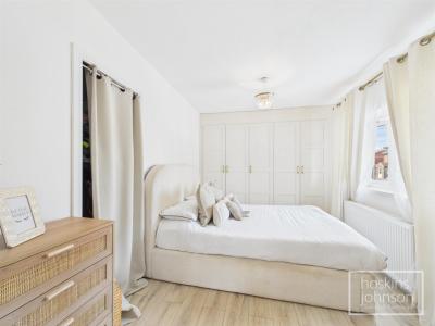 Holly Street, Rhydyfelin, Pontypridd - Bedroom 1