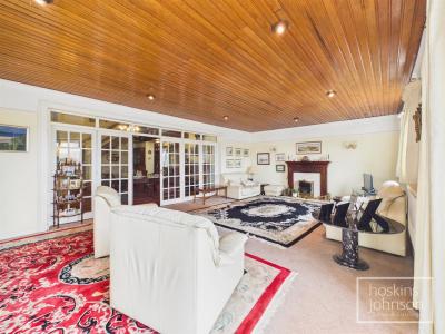 Pencoed Avenue, Pontypridd - Living Room