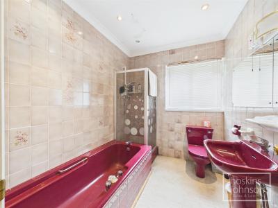 Pencoed Avenue, Pontypridd - Bathroom