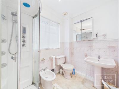 Pencoed Avenue, Pontypridd - En-Suite Shower Room