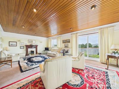 Pencoed Avenue, Pontypridd - Living Room