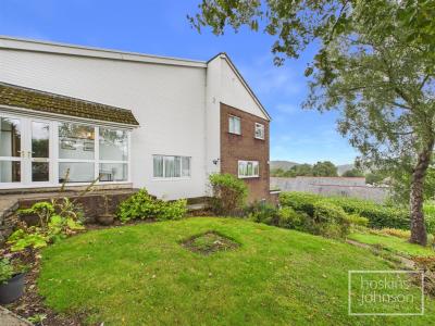 Pencoed Avenue, Pontypridd - Garden