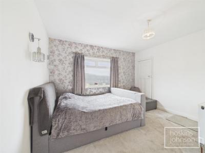 Oakland Crescent, Cilfynydd, Pontypridd - Bedroom 1