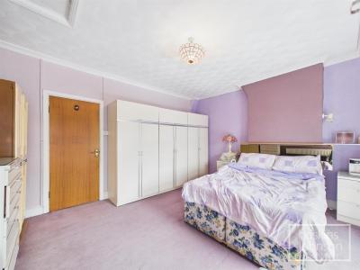 New Park Terrace, Treforest, Pontypridd - Bedroom 1