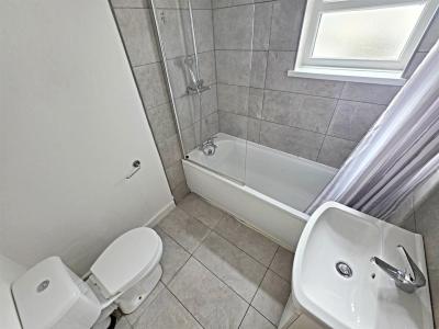 Oxford Street, Treforest, Pontypridd - Bathroom