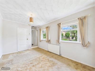 Dynea Road, Rhydyfelin, Pontypridd - Bedroom 1