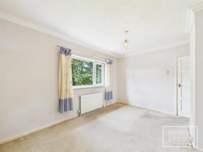 Dynea Road, Rhydyfelin, Pontypridd - Bedroom 2