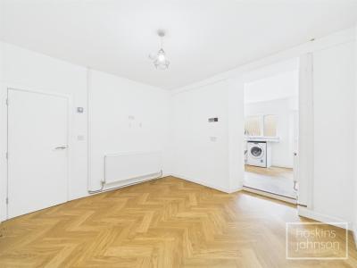Howell Street, Cilfynydd, Pontypridd - Living Room
