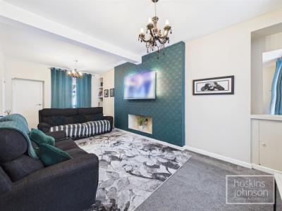 Bassett Street, Trallwn, Pontypridd - Lounge/Diner