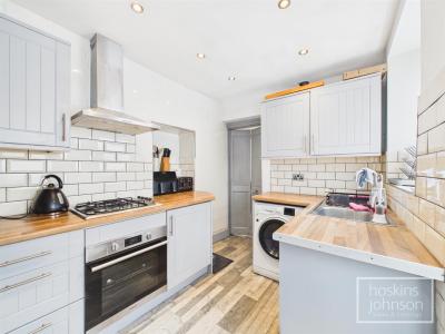 Bassett Street, Trallwn, Pontypridd - Kitchen