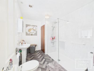 Thompson Villas, Ynysybwl, Pontypridd - Shower Room