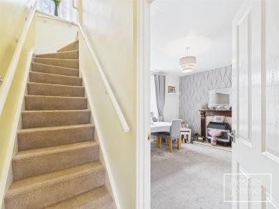 Thompson Villas, Ynysybwl, Pontypridd - Entrance Hallway
