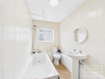 Leyshon Street, Graig, Pontypridd - Bathroom