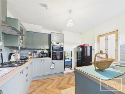 Morien Crescent, Rhydyfelin, Pontypridd - Kitchen