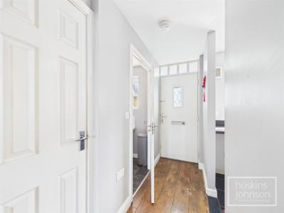 Maes Y Ffynnon, Ynysboeth, Mountain Ash - Entrance Hall