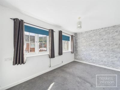 Maes Y Ffynnon, Ynysboeth, Mountain Ash - Bedroom 1