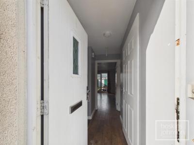 Maes Y Ffynnon, Ynysboeth, Mountain Ash - Entrance Hall