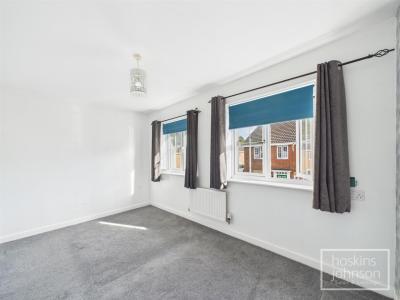 Maes Y Ffynnon, Ynysboeth, Mountain Ash - Bedroom 1