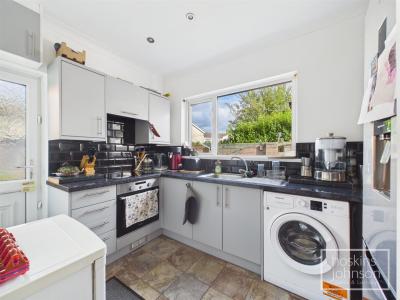 Barry Road, Pwllgwaun, Pontypridd - Kitchen