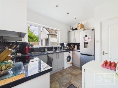 Barry Road, Pwllgwaun, Pontypridd - Kitchen
