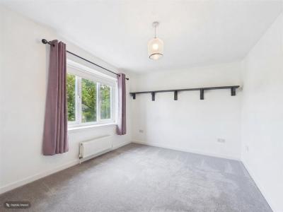 Clas-Ty-Gelli, Coed-Y-Cwm, Pontypridd - Bedroom 4