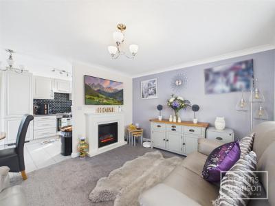 Pont Pentre Park, Upper Boat, Pontypridd - Living Room