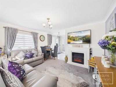 Pont Pentre Park, Upper Boat, Pontypridd - Living Room