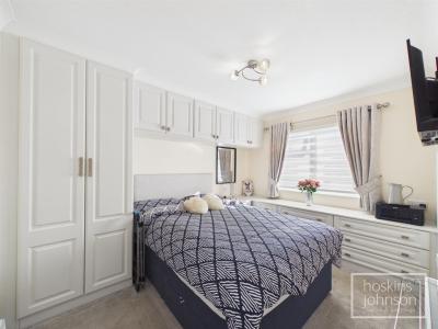 Pont Pentre Park, Upper Boat, Pontypridd - Bedroom 1