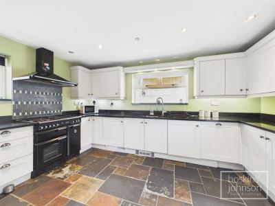 Main Road, Cross Inn, Pontyclun - Kitchen/Breakfast Room