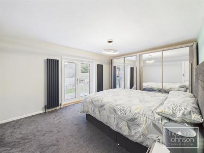 Main Road, Cross Inn, Pontyclun - Bedroom 1