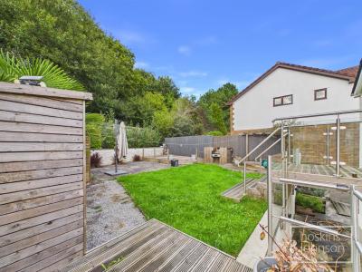 Main Road, Cross Inn, Pontyclun - Garden & Parking