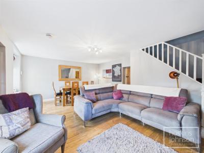 Main Road, Cross Inn, Pontyclun - Lounge/Diner
