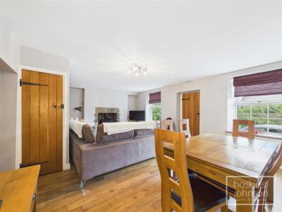 Main Road, Cross Inn, Pontyclun - Lounge/Diner