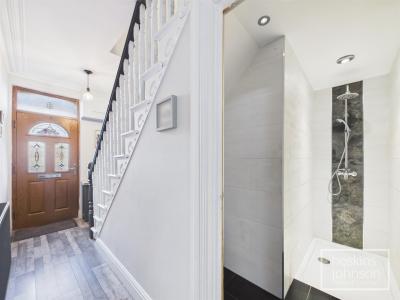 Ford Road, Pontypridd - Entrance Hall