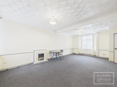 Thurston Road, Trallwn, Pontypridd - Living Room