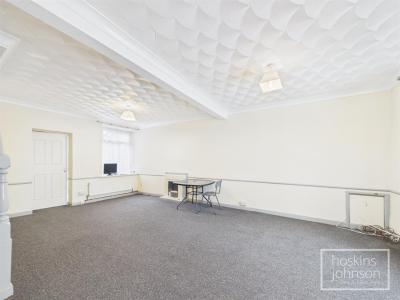 Thurston Road, Trallwn, Pontypridd - Living Room