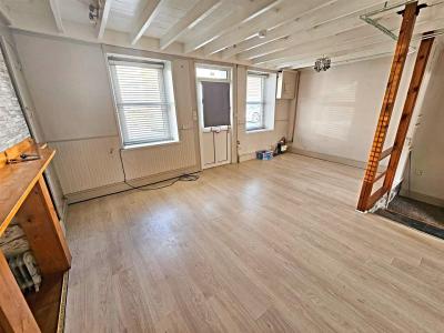 Bell Street, Trecynon, Aberdare - Lounge