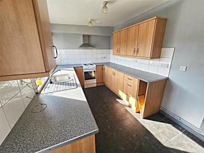 Bell Street, Trecynon, Aberdare - Kitchen