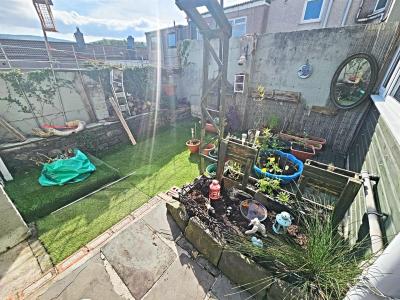 Bell Street, Trecynon, Aberdare - Outside