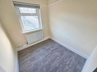 Oakland Crescent, Cilfynydd, Pontypridd - Bedroom 3